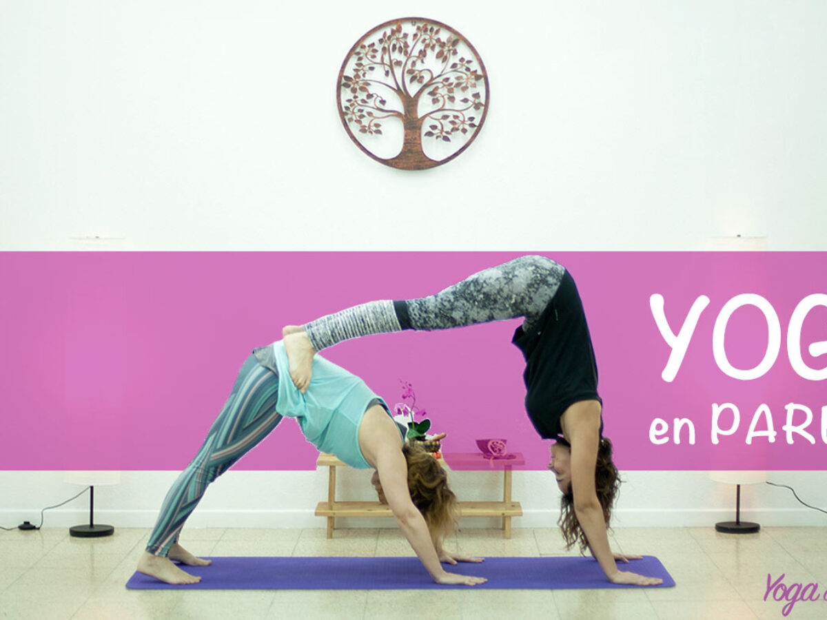 así es como hacer yoga en pareja puede fortalecer tu relación